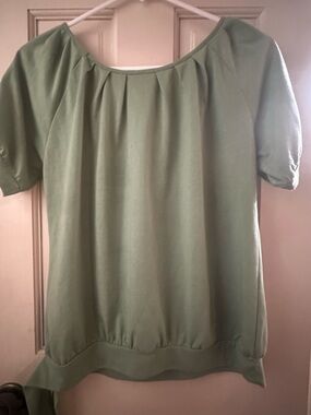 ConTac Sage Green Blouse | Size Medium | Short Sleeve Pleated Top